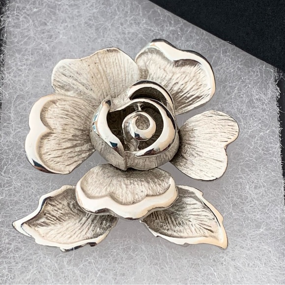 Vintage Rose Brooch - Picture 2 of 6